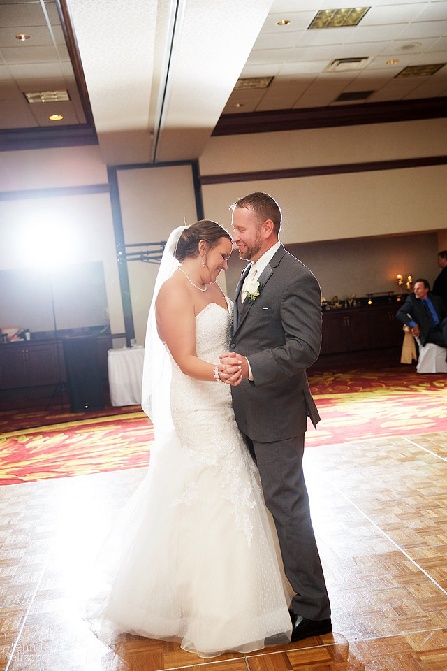 Amanda & Mike: Cleveland, Ohio Wedding