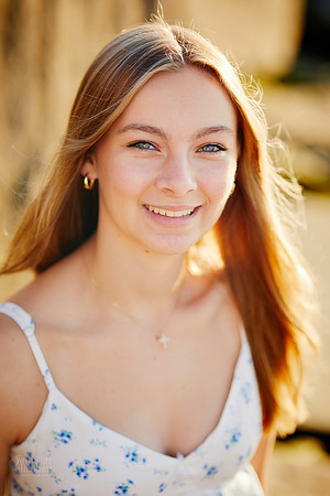 Caroline: Senior Session at Edgewater Park