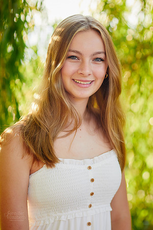 Caroline: Senior Session at Edgewater Park
