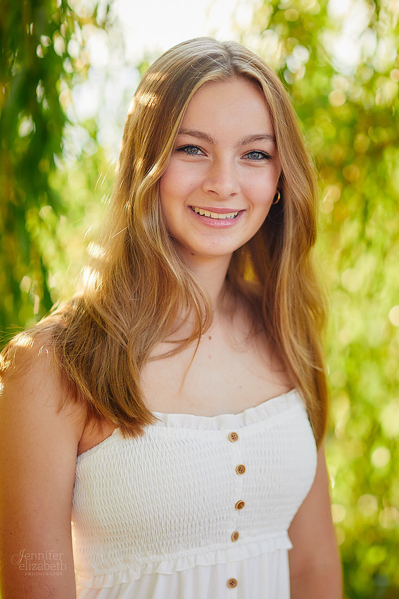 Caroline: Senior Session at Edgewater Park