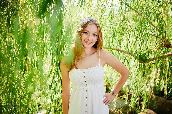 Caroline: Senior Session at Edgewater Park