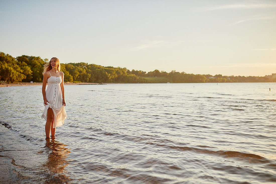 Caroline: Senior Session at Edgewater Park