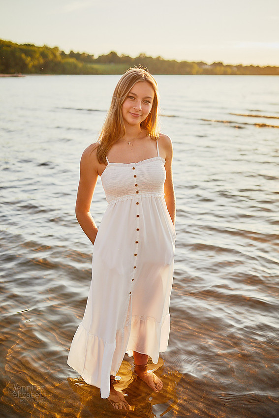 Caroline: Senior Session at Edgewater Park