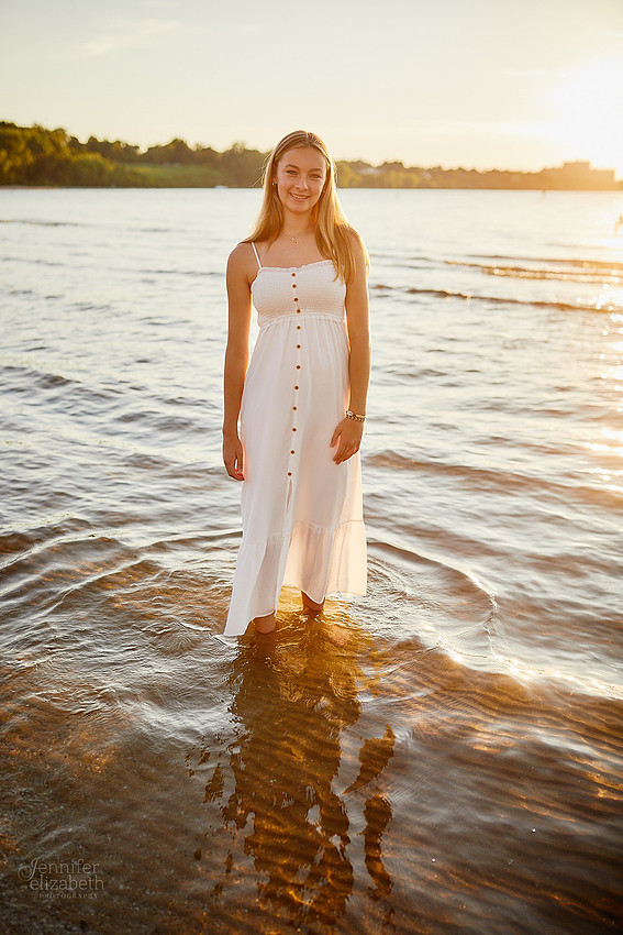 Caroline: Senior Session at Edgewater Park