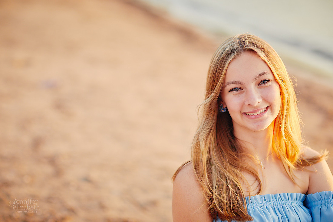 Caroline: Senior Session at Edgewater Park