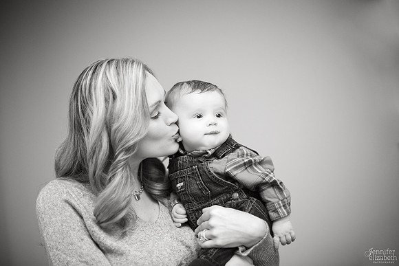 The V Family: Christmas Session in North Royalton, Ohio