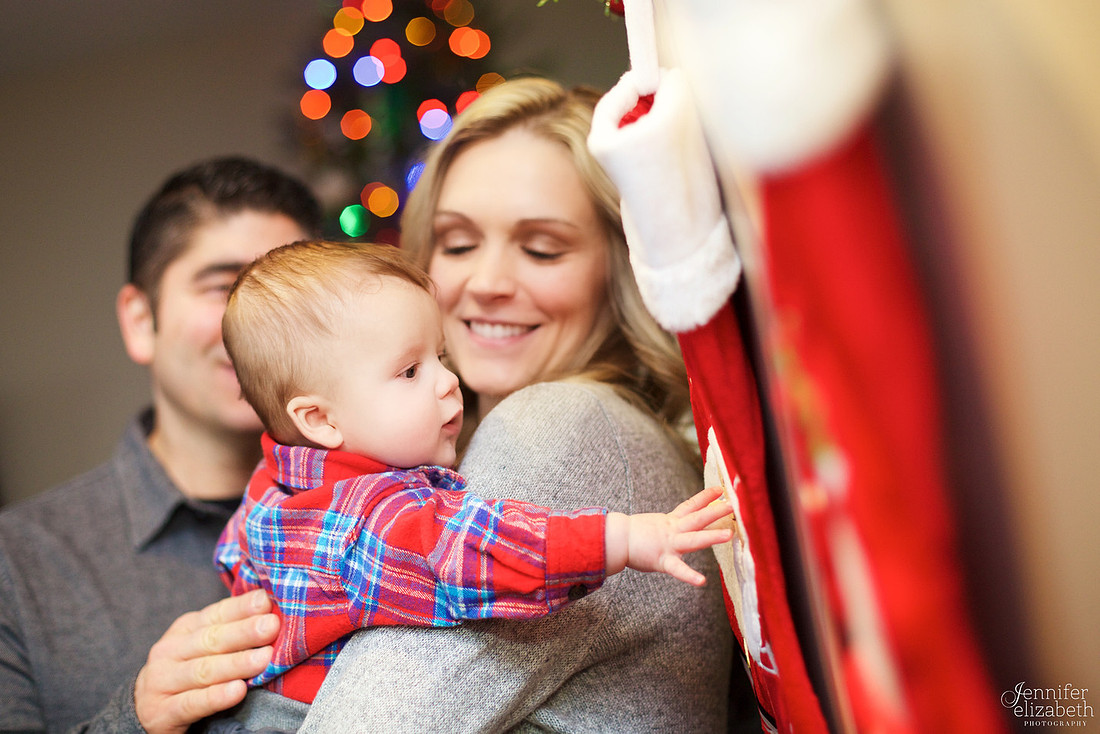 The V Family: Christmas Session in North Royalton, Ohio