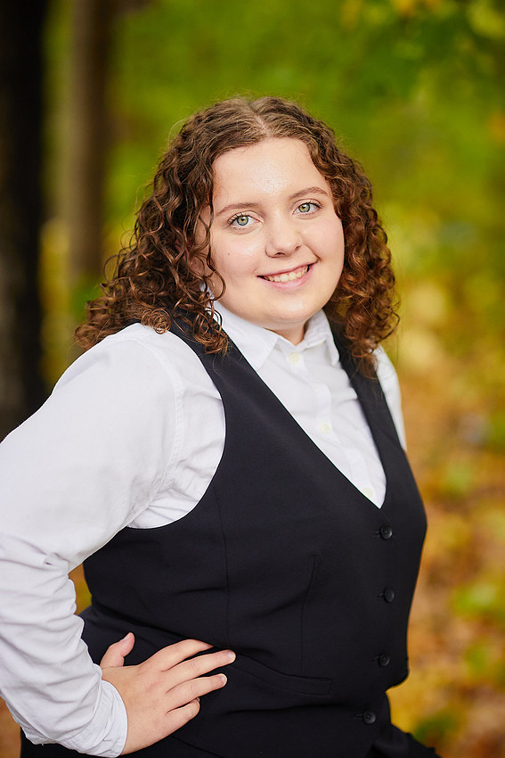 Abby: Senior Session at Inniswood Metro Gardens in Westerville