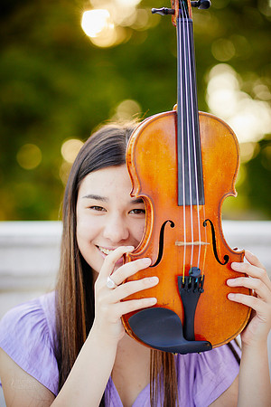 Christina: Senior Portrait Session at the Cleveland Museum of Art and Wade Lagoon