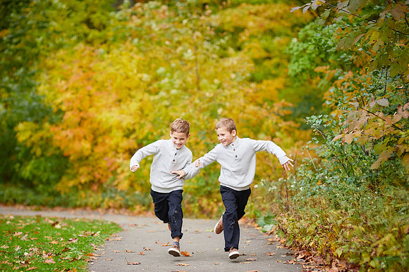 The T Family: Portrait Session at Horseshoe Lake Park in Shaker Heights