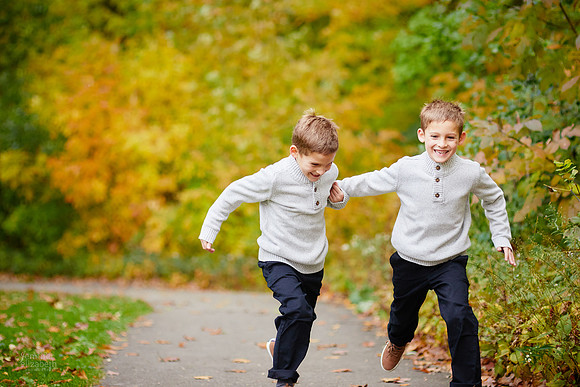The T Family: Portrait Session at Horseshoe Lake Park in Shaker Heights
