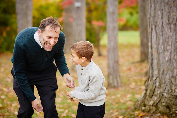 The T Family: Portrait Session at Horseshoe Lake Park in Shaker Heights