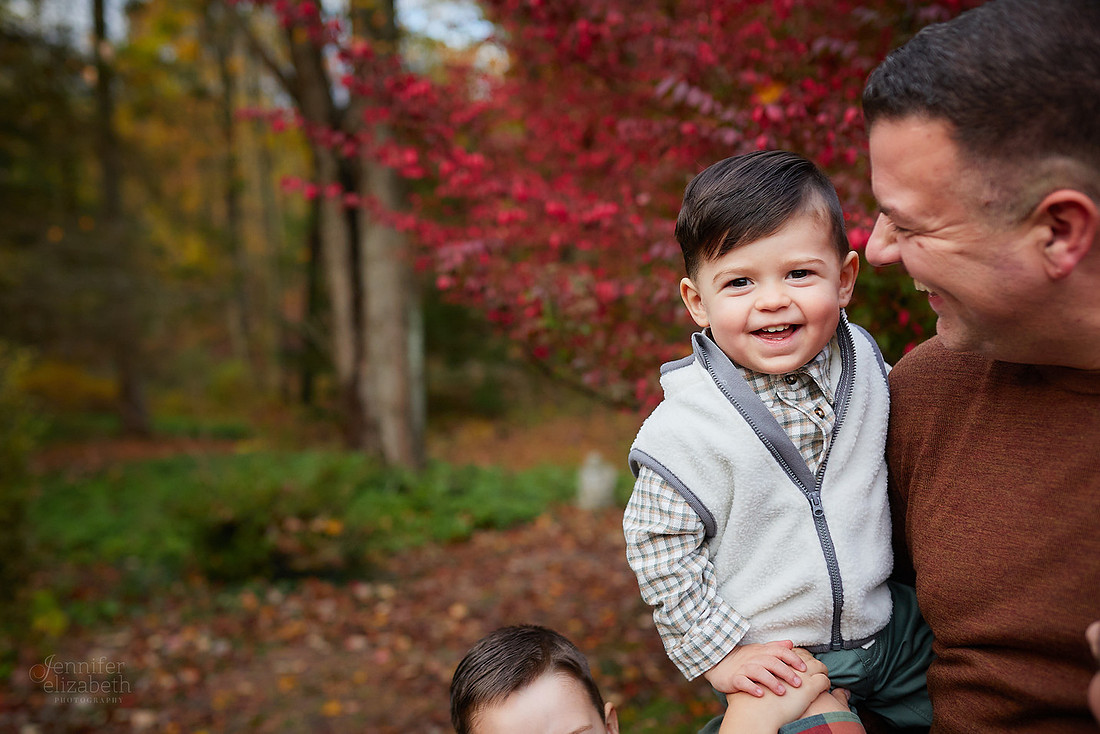 The M Family: Backyard Portrait Session in Willoughby Hills