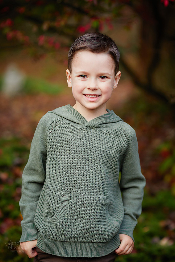The M Family: Backyard Portrait Session in Willoughby Hills