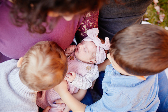 Baby Corinne: Lifestyle Newborn Family Session in Solon