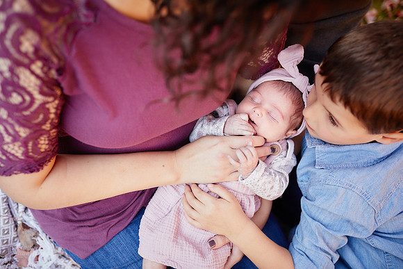 Baby Corinne: Lifestyle Newborn Family Session in Solon