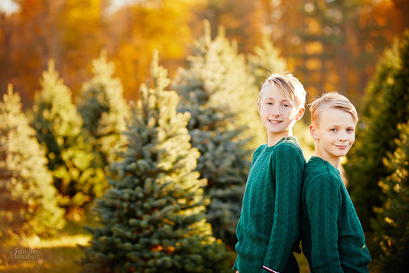 Holiday Mini Portrait Sessions at Sugar Pines Farm in Chesterland