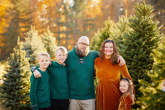 Holiday Mini Portrait Sessions at Sugar Pines Farm in Chesterland