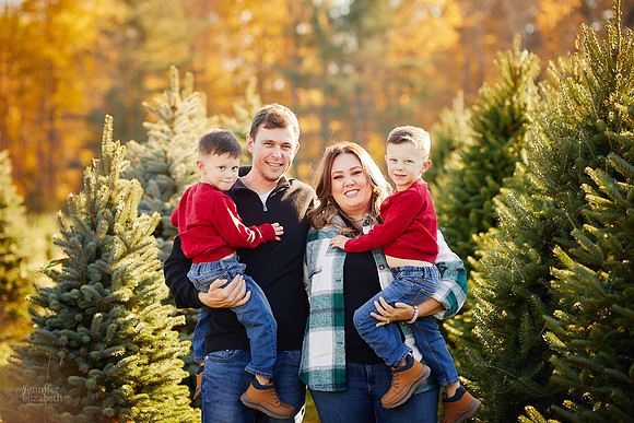 Holiday Mini Portrait Sessions at Sugar Pines Farm in Chesterland