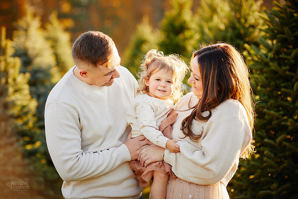 Holiday Mini Portrait Sessions at Sugar Pines Farm in Chesterland