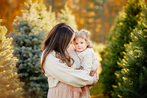 Holiday Mini Portrait Sessions at Sugar Pines Farm in Chesterland