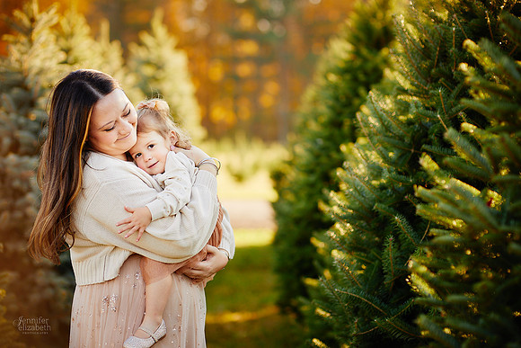 Holiday Mini Portrait Sessions at Sugar Pines Farm in Chesterland
