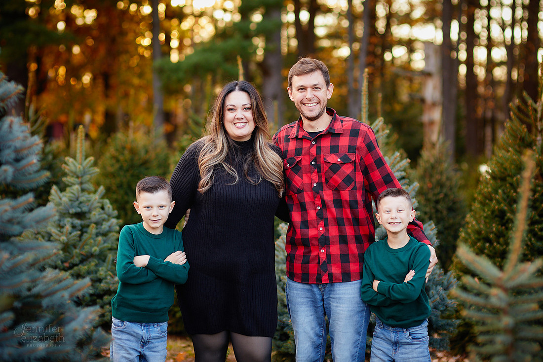 Holiday Mini Sessions at Sugar Pines Farm in Chesterland