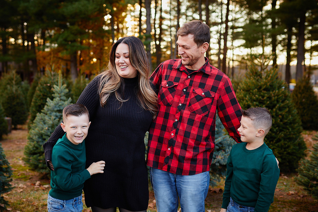 Holiday Mini Sessions at Sugar Pines Farm in Chesterland