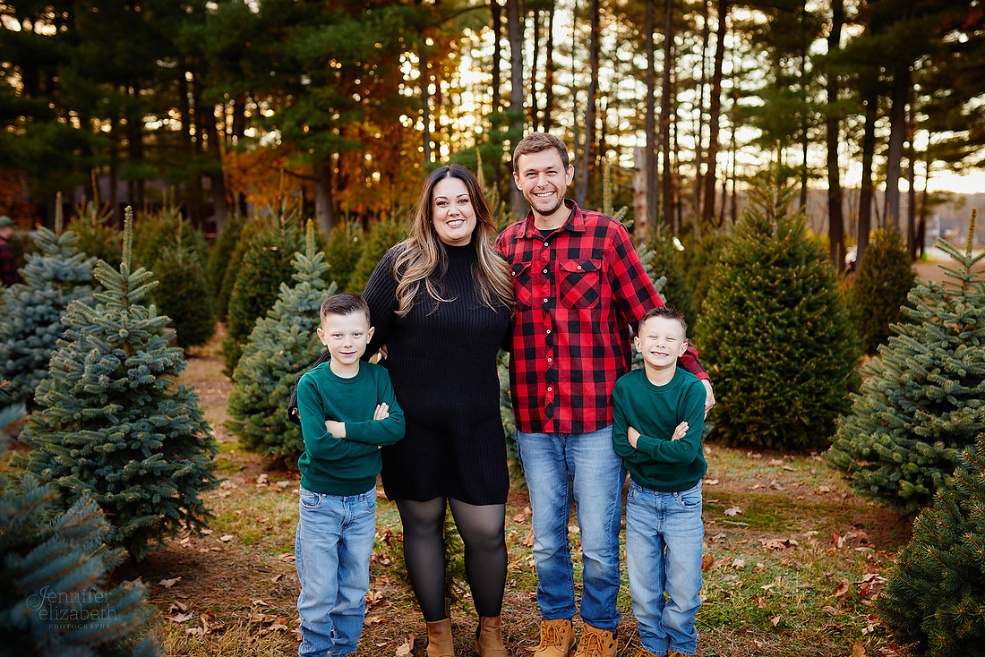 Holiday Mini Sessions at Sugar Pines Farm in Chesterland
