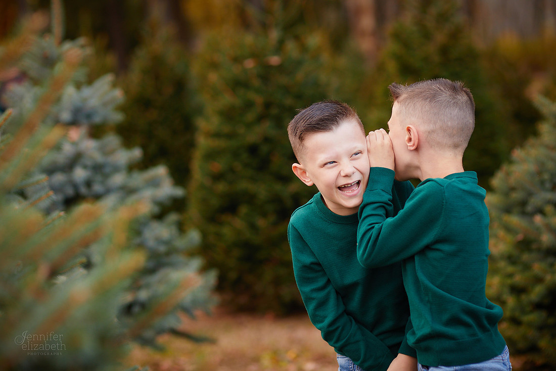 Holiday Mini Sessions at Sugar Pines Farm in Chesterland