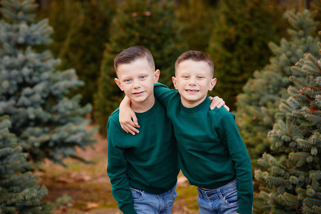 Holiday Mini Sessions at Sugar Pines Farm in Chesterland