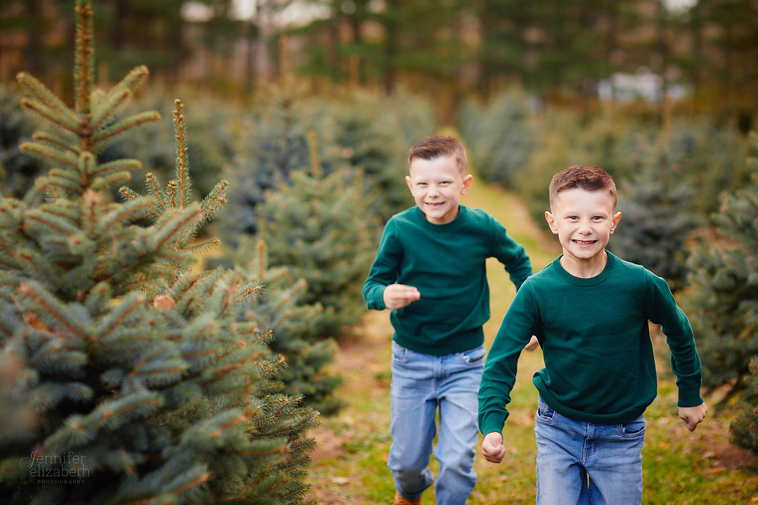 Holiday Mini Sessions at Sugar Pines Farm in Chesterland