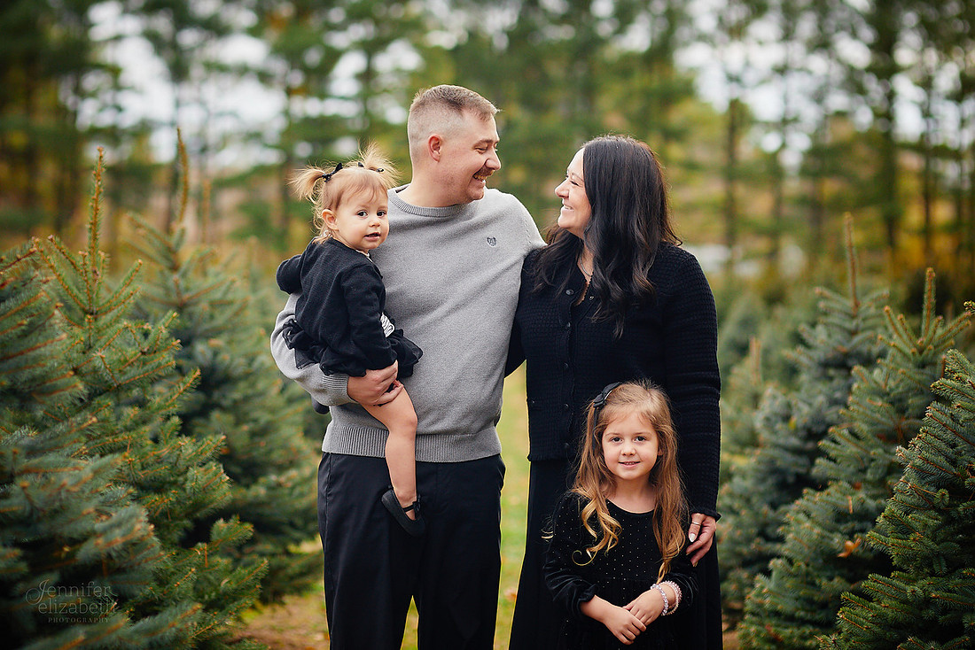 Holiday Mini Sessions at Sugar Pines Farm in Chesterland
