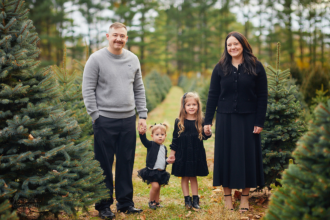 Holiday Mini Sessions at Sugar Pines Farm in Chesterland