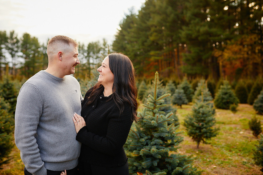 Holiday Mini Sessions at Sugar Pines Farm in Chesterland