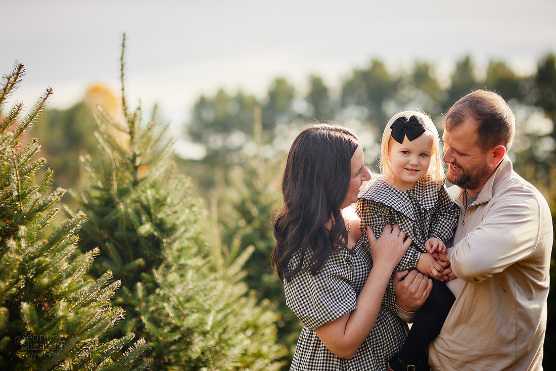Holiday Mini Sessions at Sugar Pines Farm in Chesterland