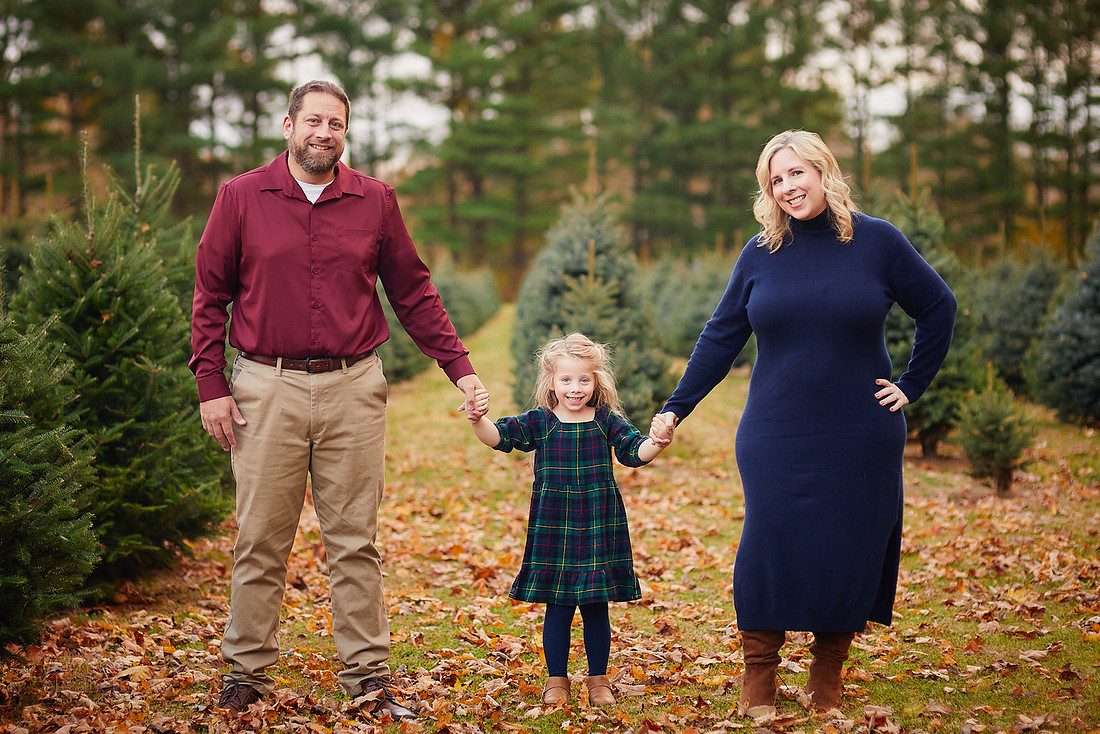 Holiday Mini Sessions at Sugar Pines Farm in Chesterland