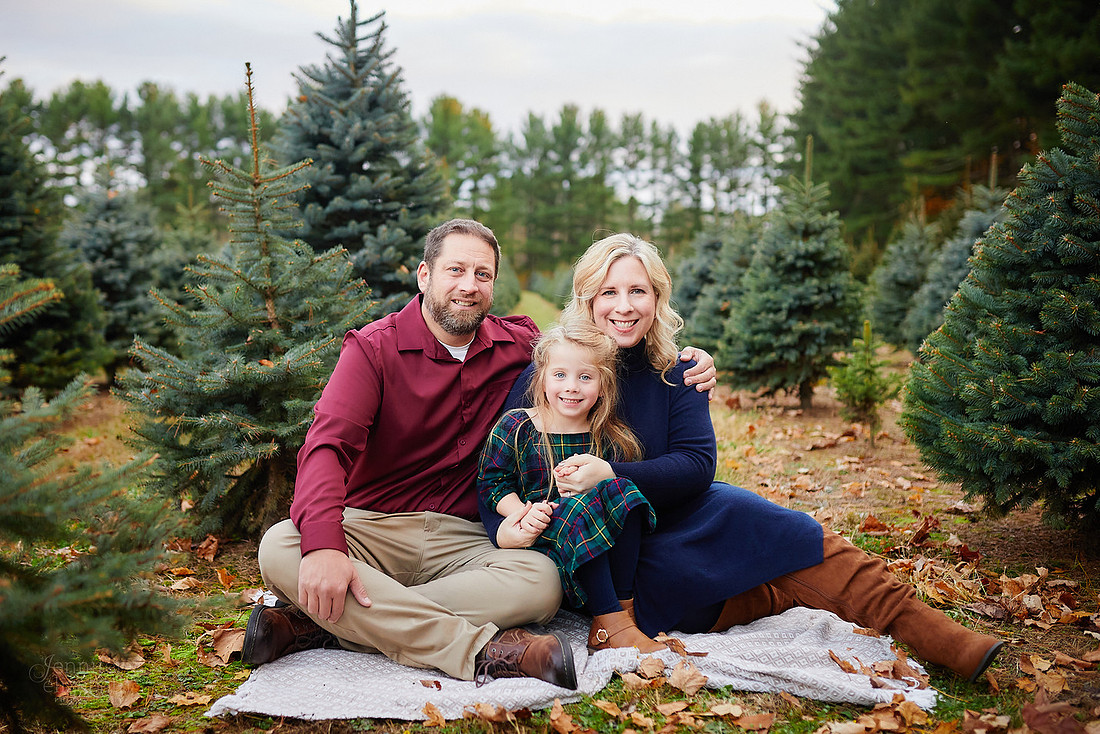 Holiday Mini Sessions at Sugar Pines Farm in Chesterland
