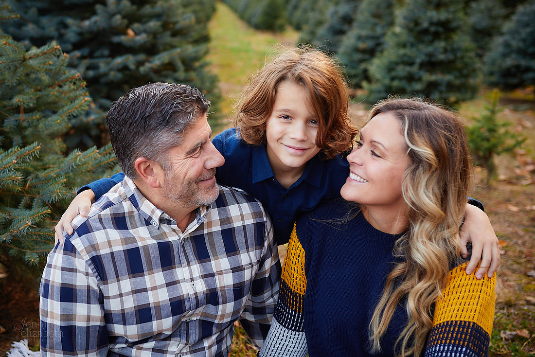 Holiday Mini Sessions at Sugar Pines Farm in Chesterland