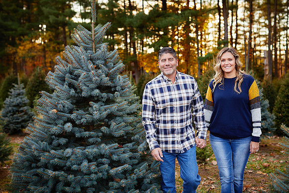Holiday Mini Sessions at Sugar Pines Farm in Chesterland