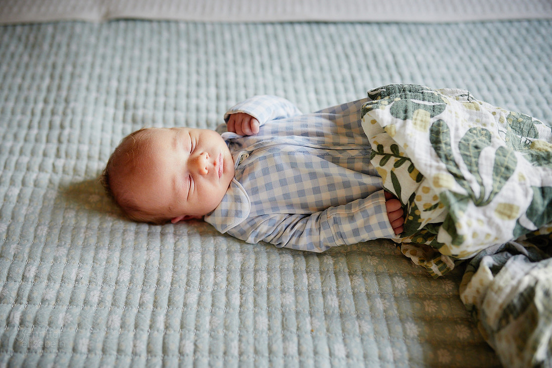 Baby Henry: Lifestyle Newborn Session in Brecksville