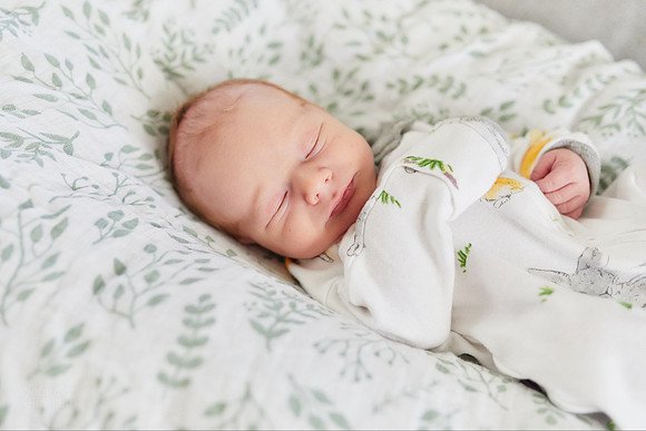 Baby Henry: Lifestyle Newborn Session in Brecksville