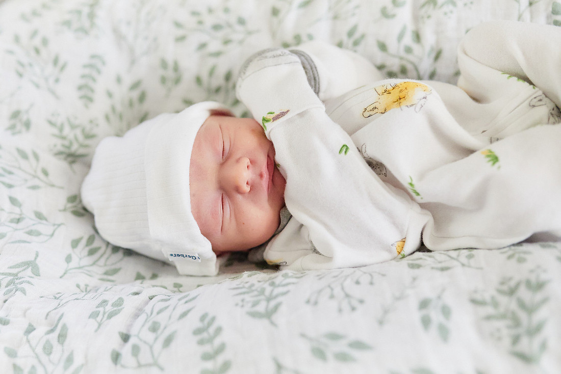 Baby Henry: Lifestyle Newborn Session in Brecksville
