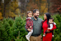 The M Family: Holiday Portrait Session at Rauh Christmas Tree Farm in Stow
