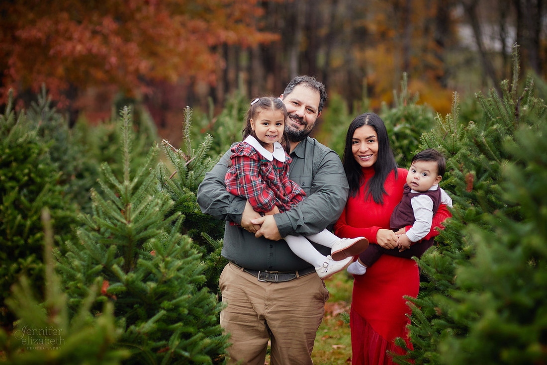 The M Family: Holiday Portrait Session at Rauh Christmas Tree Farm in Stow