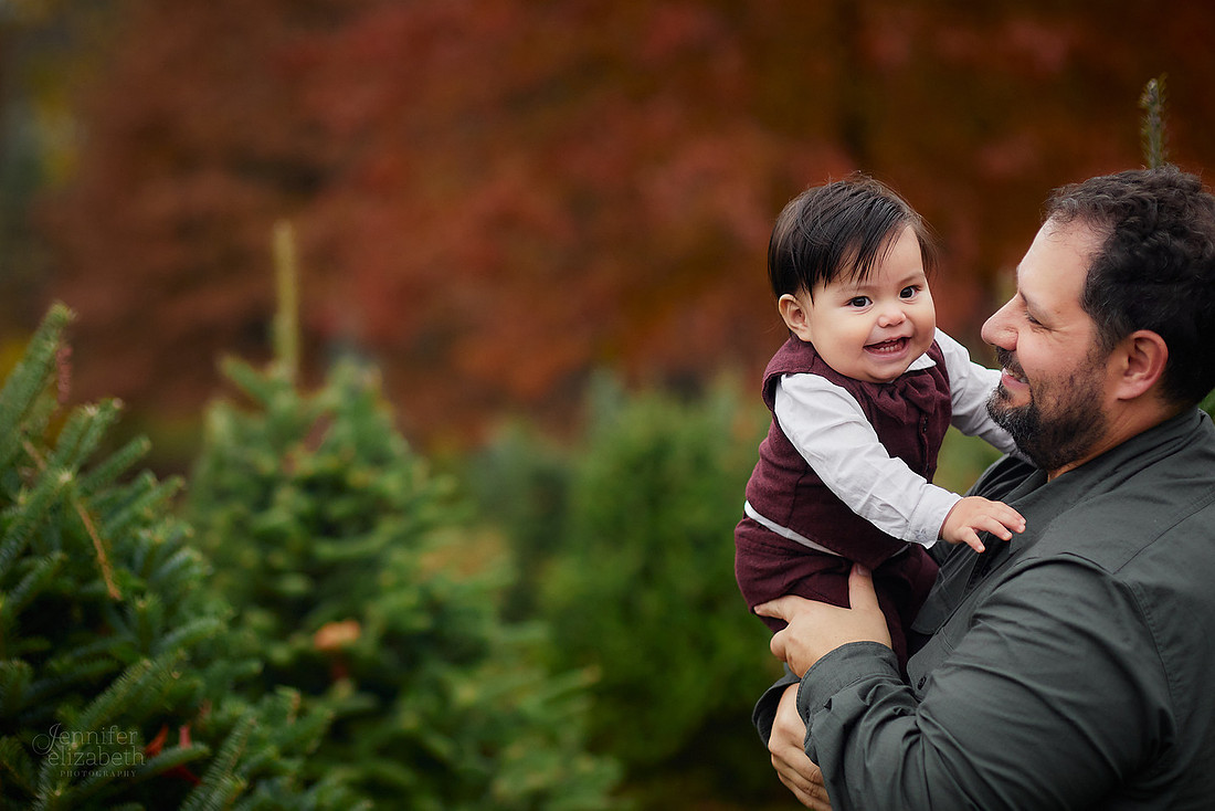 The M Family: Holiday Portrait Session at Rauh Christmas Tree Farm in Stow
