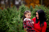 The M Family: Holiday Portrait Session at Rauh Christmas Tree Farm in Stow