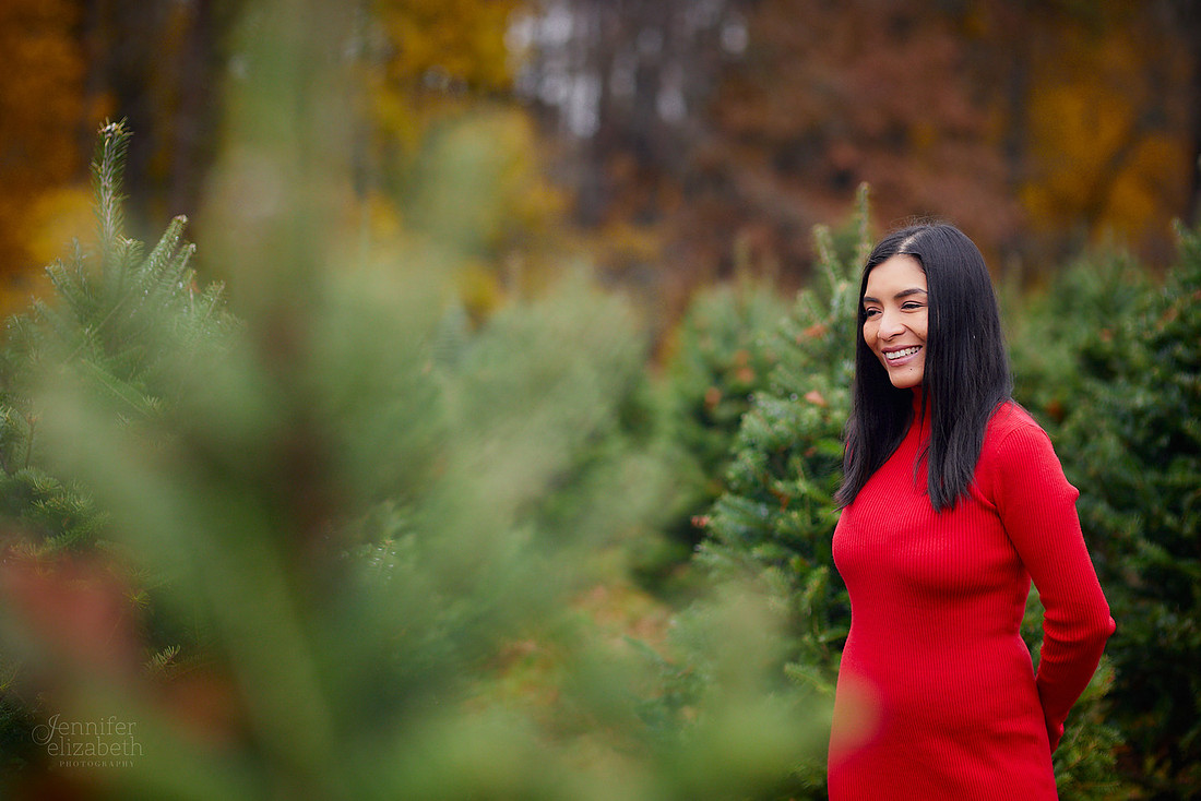 The M Family: Holiday Portrait Session at Rauh Christmas Tree Farm in Stow