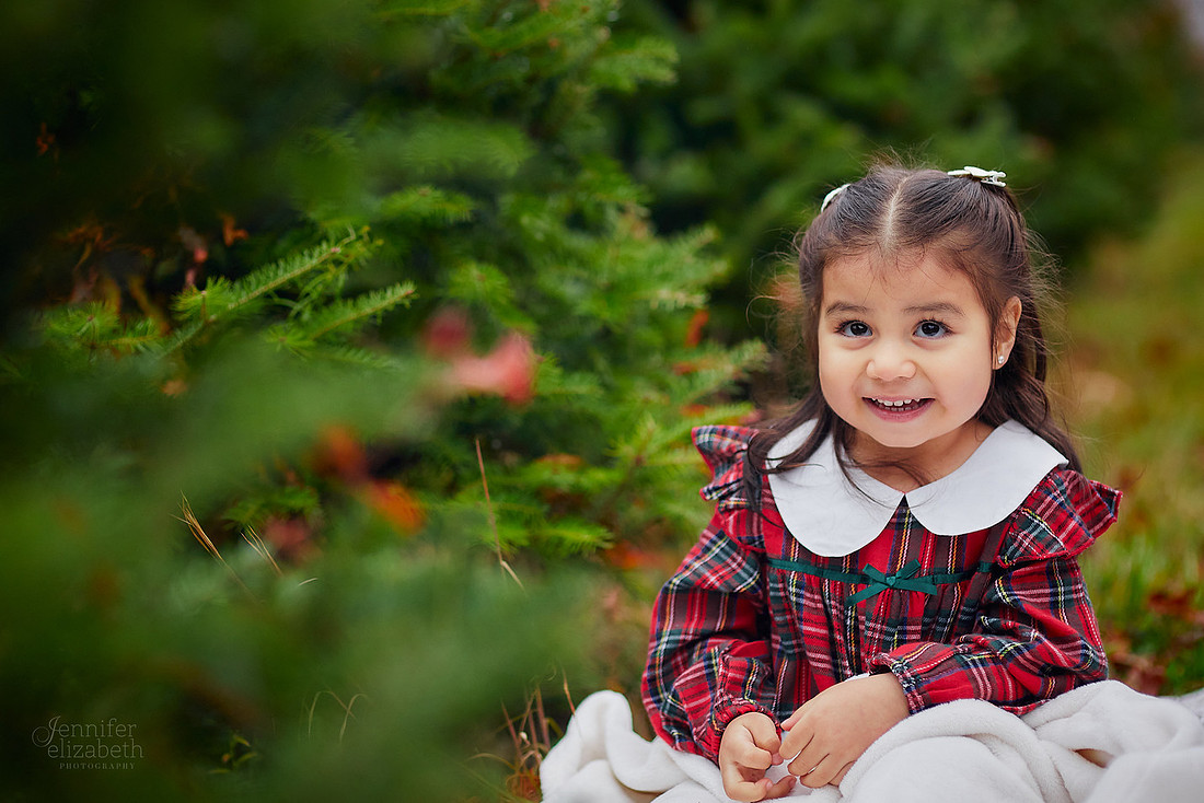 The M Family: Holiday Portrait Session at Rauh Christmas Tree Farm in Stow