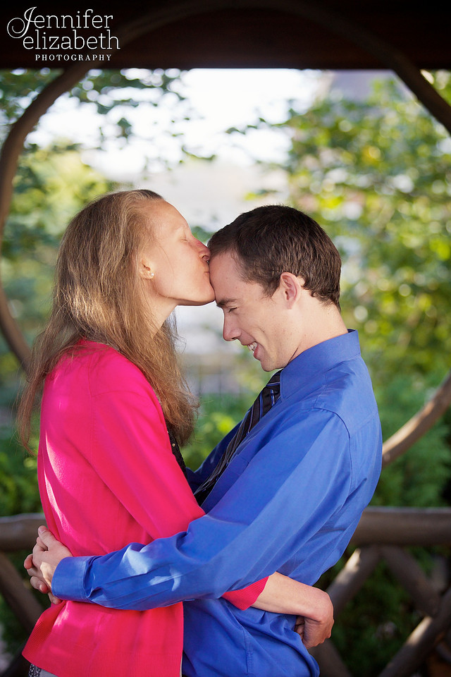 Bethany & Brett: Engagement Session in Chagrin Falls, Ohio